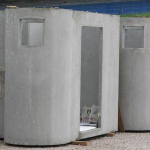 baño público múltiple