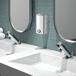 dispensador de jabón para baño público