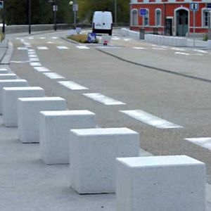 bolardo antiestacionamiento