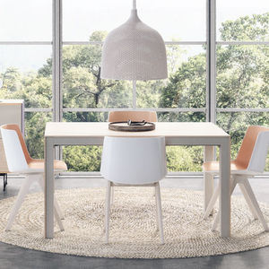 mesa contemporánea