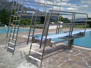 trampolín de piscina