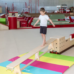 barra de equilibrio de gimnasia