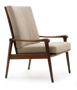 sillón contemporáneo / de tejido / de nogal / con reposapiés