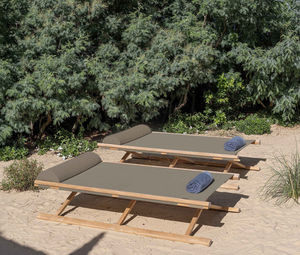 tumbona contemporánea