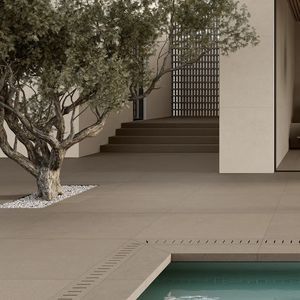 borde de piscina de gres porcelánico