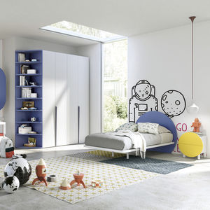 habitación para niños blanca