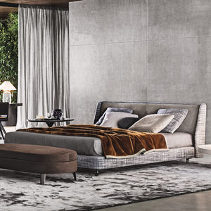 cama de matrimonio / contemporánea / tapizada / con cabecero
