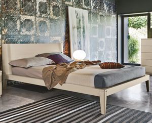 cama de matrimonio / moderna / con cabecero / de fresno