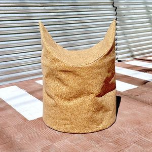 taburete de diseño minimalista