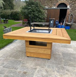mesa de comedor con barbacoa