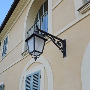 consola para poste de iluminación de hierro fundido