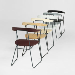 silla contemporánea / de madera / de acero / blanca