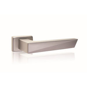 tirador para puerta