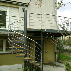 Escalera en L - EC44 - La Maestria - estructura de metal / sin