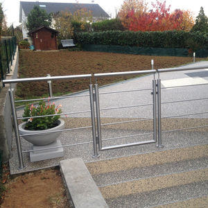 puerta para jardín de acero inoxidable