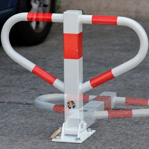 barrera abatible para aparcamiento