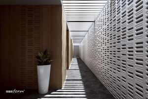 panel decorativo de madera laminada encolada / para interiores / perforado