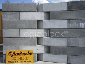 bloque de hormigón macizo
