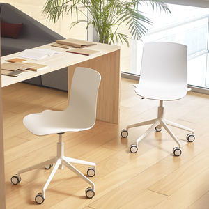 silla de oficina contemporánea