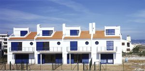 edificio prefabricado / de hormigón / para uso residencial / contemporáneo