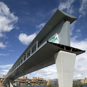 pasarela de hormigón