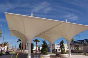 tensoestructura sobre armazón metálico
