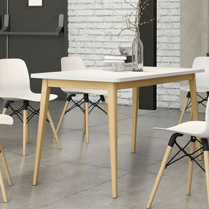 mesa de trabajo contemporánea
