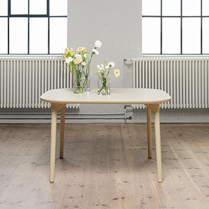 mesa de comedor contemporánea