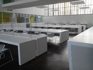 mesa contemporánea