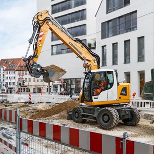 excavadora intermedia