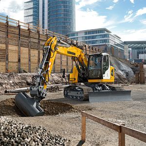 excavadora intermedia
