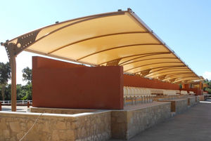 tensoestructura sobre armazón metálico