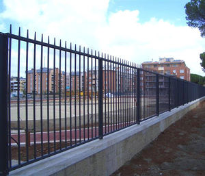 valla con barrotes