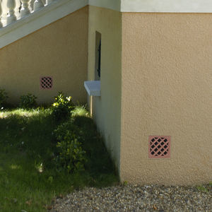 rejilla de ventilación de piedra reconstituida