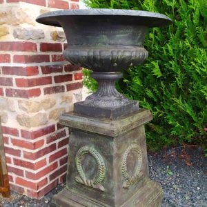 pedestal
