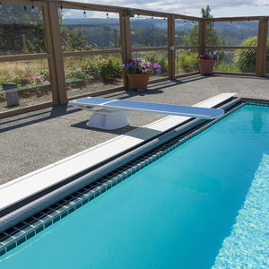 trampolín de piscina