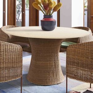 mesa de comedor contemporánea
