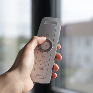 mando a distancia para protección solar