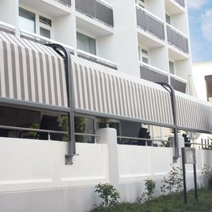 pérgola adosada