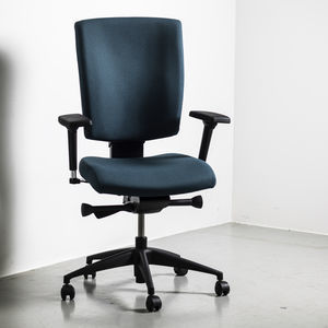 silla de oficina contemporánea