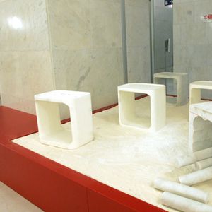 mesita auxiliar contemporánea