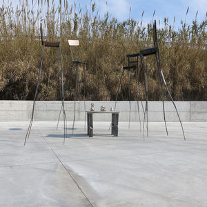 escultura de metal