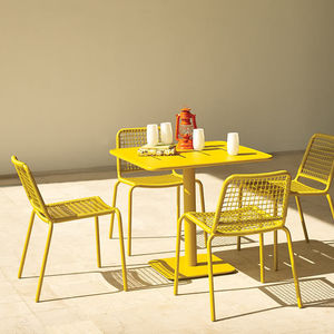 mesa contemporánea
