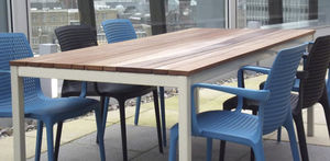 conjunto de mesa y banco moderno / de acero / de madera / de interior