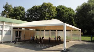 tensoestructura sobre armazón metálico