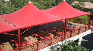 tensoestructura sobre armazón metálico