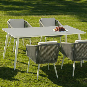 mesa de comedor contemporánea