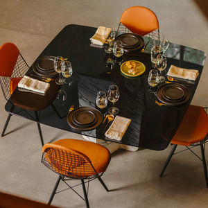 mesa de comedor de estilo escandinavo