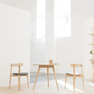 mesa contemporánea