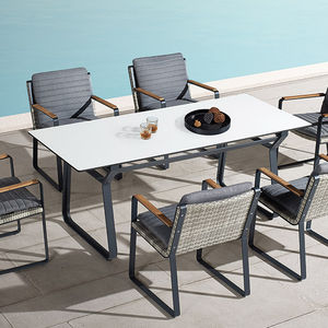 mesa de comedor contemporánea